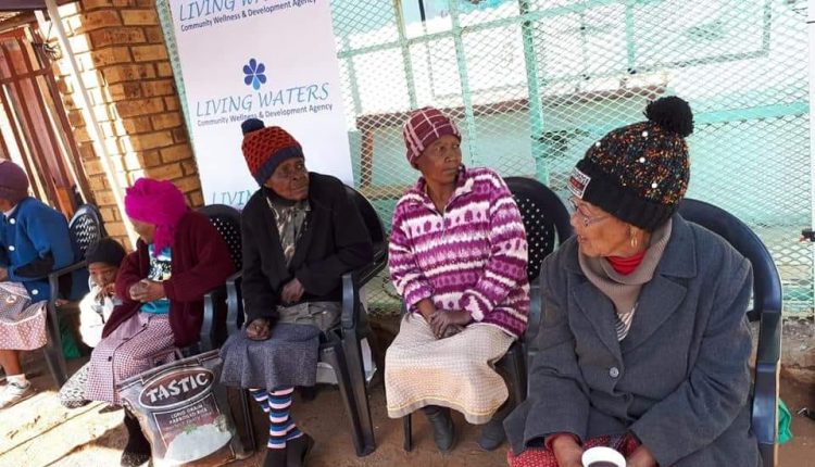 NCNN.LIVE joined a number of Kimberley based businesses in sponsoring the 5th annual Mandela Day outreach programme hosted by the Living Waters Community Wellness Agency run by humanitarian Essie Reid 1